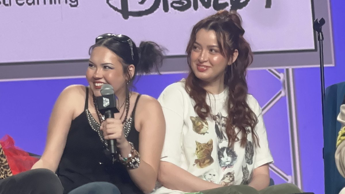 ashley ippolito and AMBER!!! take the <a href="/VidCon/">VidCon</a> mainstage!