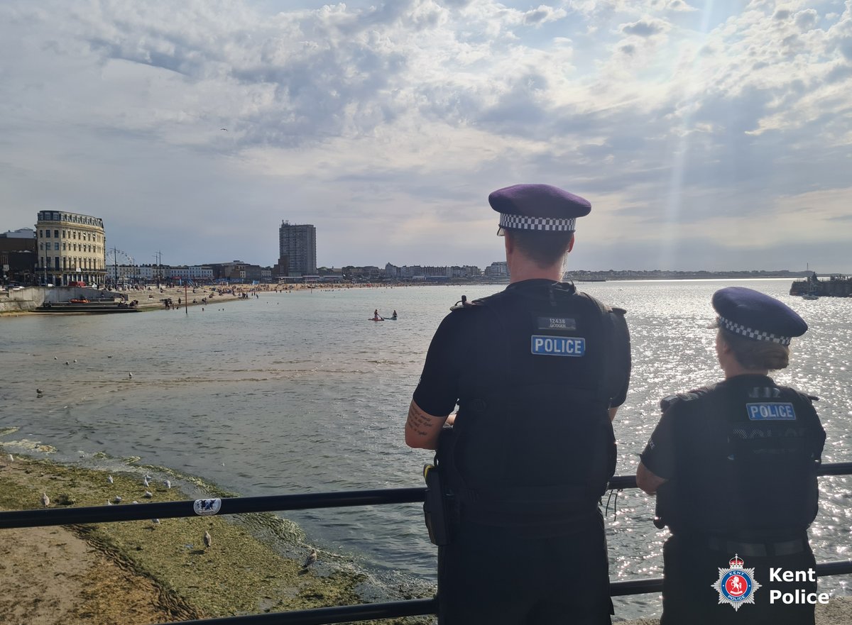 KentPoliceThan's tweet image. Additional policing powers aimed at deterring nuisance behaviour have been renewed in #Thanet. Dispersal orders are now running in #Broadstairs and #Margate, read more: kent.police.uk/news/kent/late…