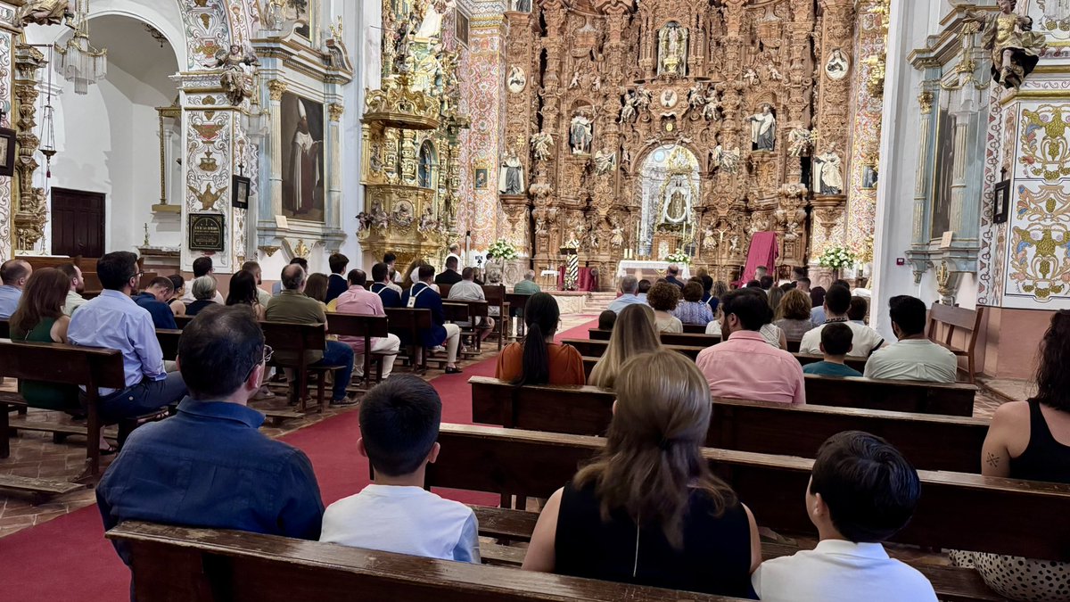 ⛪️🖼️ Presentación del cartel que anuncia los cultos y procesión de la Virgen del Carmen de Antequera

Obra de Juan Antonio Galdón presentada por Rocío Melero

El alcalde <a href="/manolo_baron/">Manolo Barón 🇪🇸</a> y la teniente de alcalde <a href="/Bishuly/">Elena Melero Muñoz</a> presiden la representación municipal

#Antequera es #MásCiudad