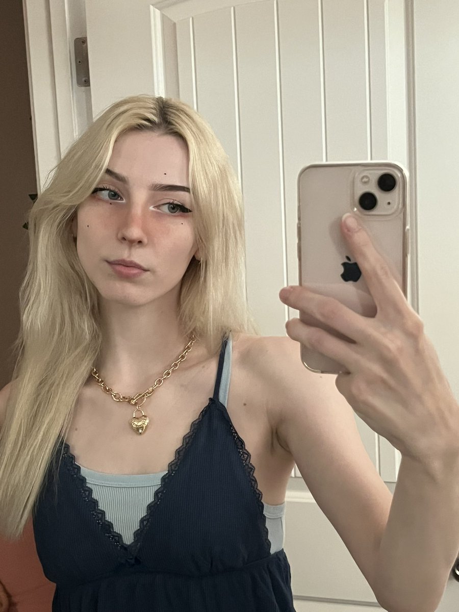erin tweet media