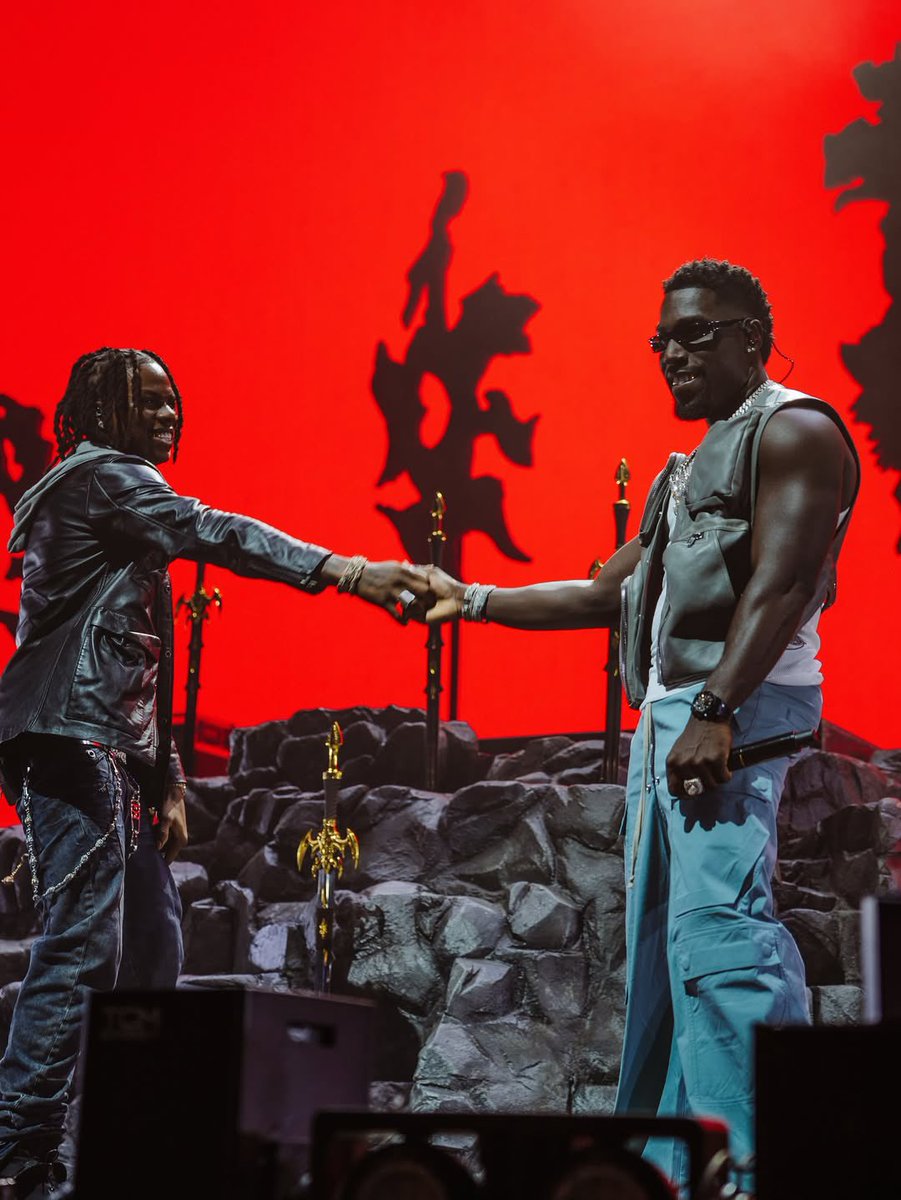 TEGAMAVIN's tweet image. Another iconic HEIS World Tour night as Rema rocked out Amsterdam last night. Shoutout to @Frenna and everyone who came out to rock with us and support the movement! #MAVIN 🌍