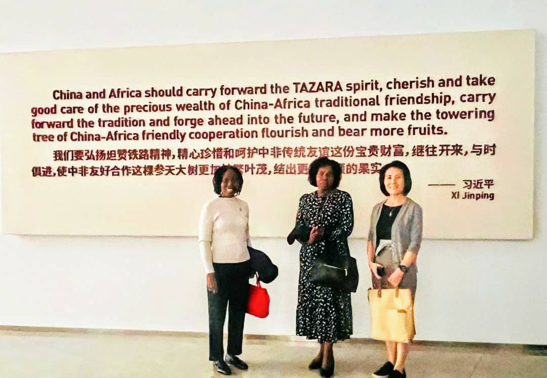 MutaliBeatrice's tweet image. With Wenyan Yang (RC Designate for Botswana) & Cissy Kabasuuga (WFP CD) visited TAZARA Memorial Park in Chongwe... honors workers who lost lives during project. It stands as a symbol of traditional China-Africa friendship, development, cooperation & path to peace and prosperity.