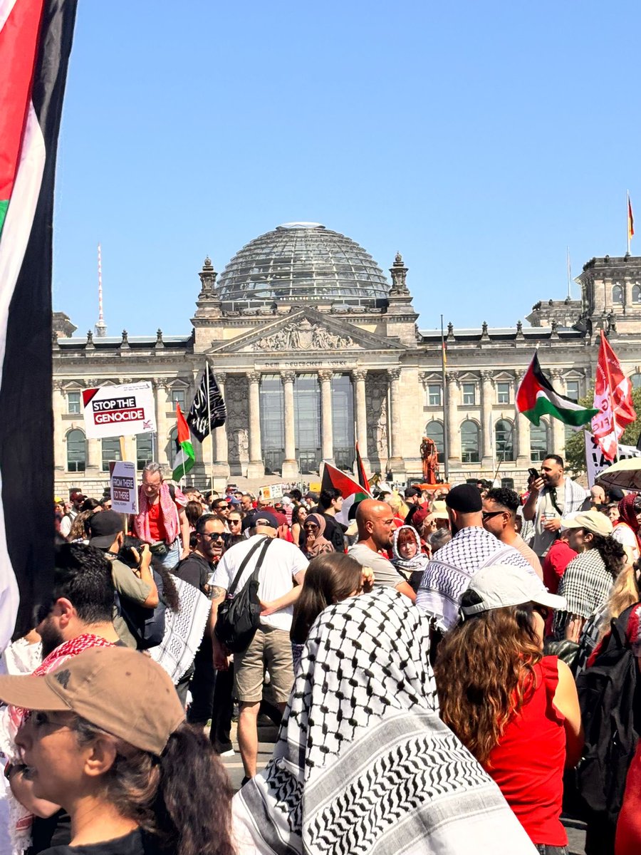 Übler Naziaufmarsch heute in Berlin.