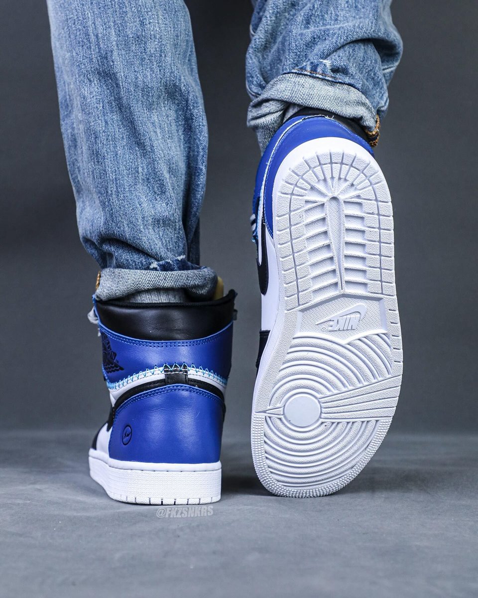 JustFreshKicks's tweet image. Union LA x Fragment x Air Jordan 1 High Releasing in 2026 🔵⚡ bit.ly/3UTTrBk