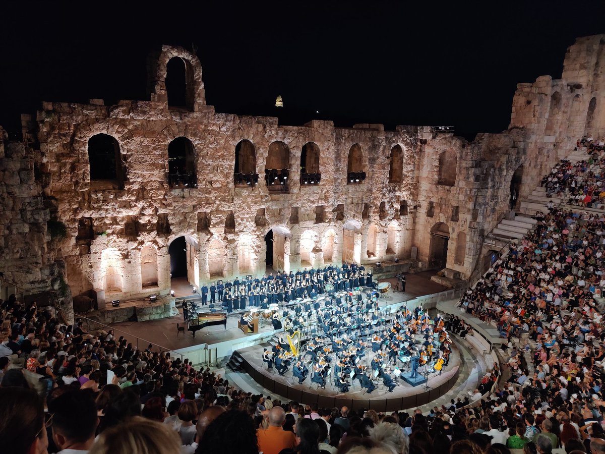 They know how to put on a good show in Athens!