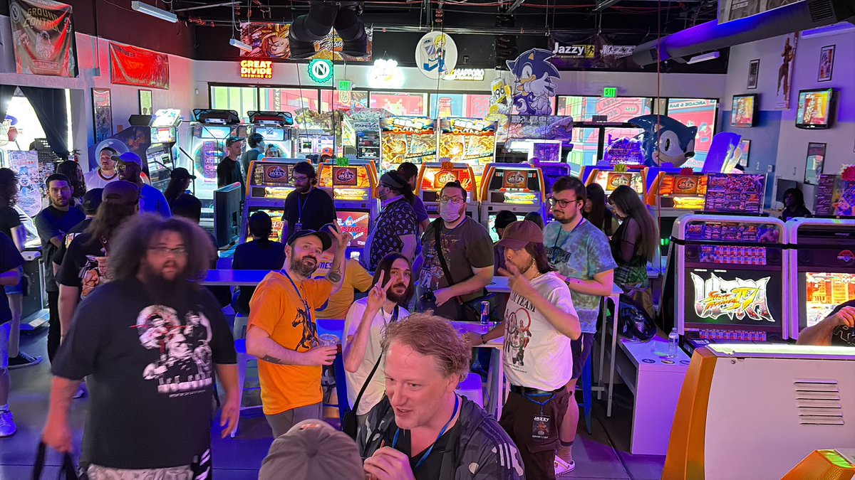 Pool 1 of the LCQ is about to start!

Twitch.tv/vencabot
Twitch.tv/southeastthrow…
Finale.jazzycircuit.org