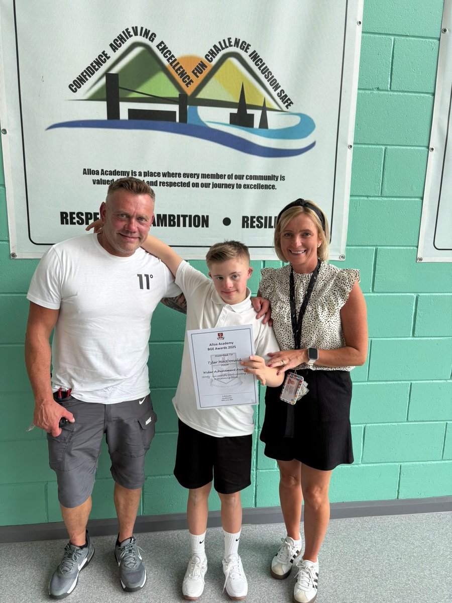 AlloaEASN's tweet image. Congratulations to all our BGE Award winners! We had a great time celebrating success in school on Friday. Success isn’t just about academic results , it includes wider achievements and everything that makes each pupil shine. @AlloaAcademy 
#CelebratingSuccess #WiderAchievements