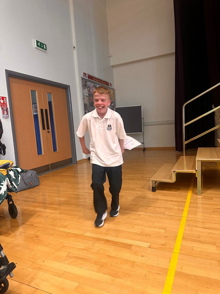 AlloaEASN's tweet image. Congratulations to all our BGE Award winners! We had a great time celebrating success in school on Friday. Success isn’t just about academic results , it includes wider achievements and everything that makes each pupil shine. @AlloaAcademy 
#CelebratingSuccess #WiderAchievements