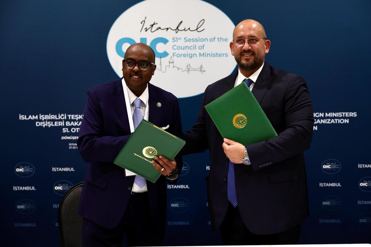 OthmanBelbeisi's tweet image. Today, IOM signed a three year action plan between @UNmigration and @OIC_OCI at their 51st Session of the CFM #OICCFMIstanbul. My profound thanks to the OIC ASG Ambassdor Tariq Ali Bakheet.
We share a commitment to vulnerable people on the move in the Muslim world.