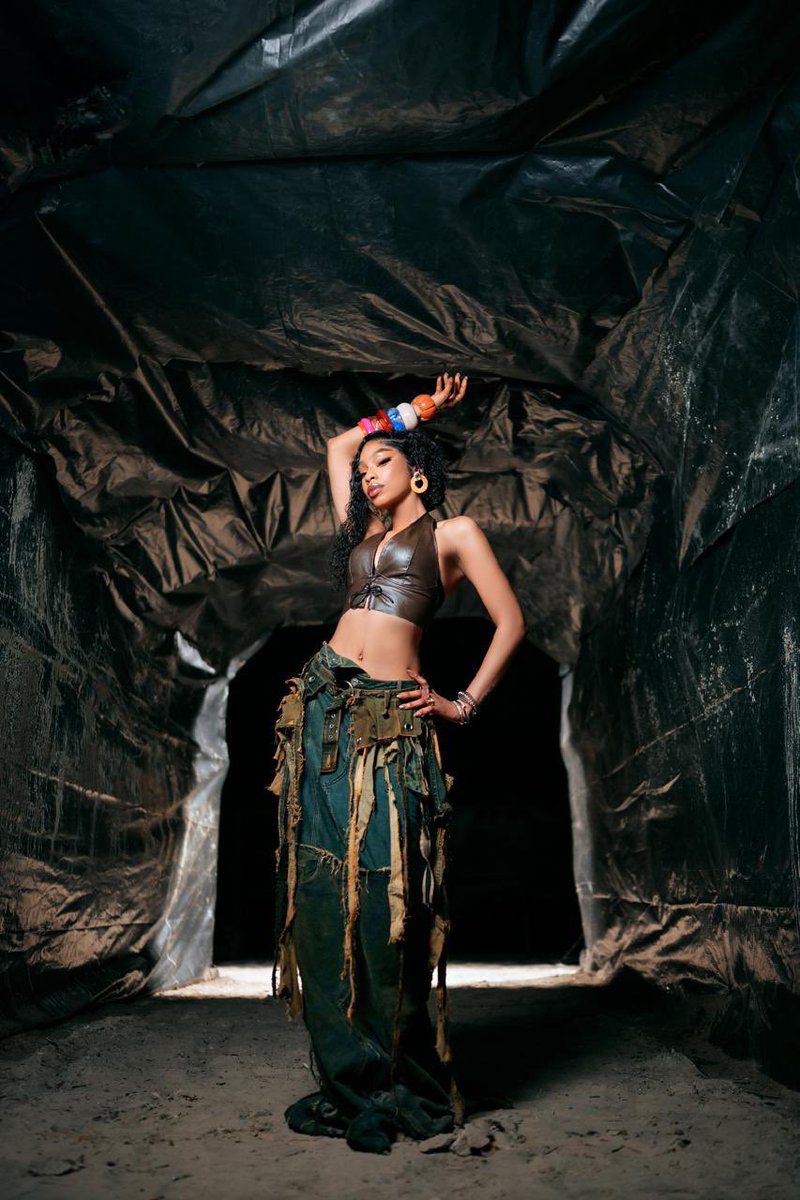 Shashl’s been giving us vibes, but tonight? We get the full experience! 🔥 #TheFirstQuarter is finally dropping — let’s press play and jam! 🕺🏾💃🏽