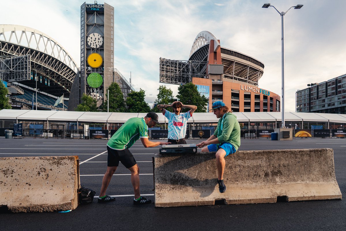 Noah Riffe (@noahriffe) on Twitter photo 👀 I partnered with <a href="/binhoboard/">Biñho Board</a> to play fans outside Lumen Field during the Club World Cup. Video coming soon.
#ad lobbingscorchers.com/flick 👀 I partnered with <a href="/binhoboard/">Biñho Board</a> to play fans outside Lumen Field during the Club World Cup. Video coming soon.
#ad lobbingscorchers.com/flick
