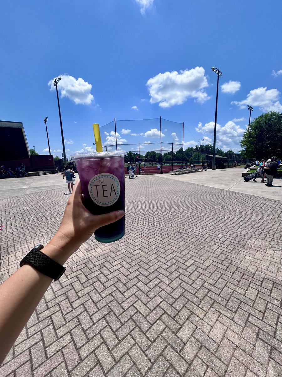 Added a beverage to the mix this weekend at Scenic City - The Tea Trailer coming in clutch with the caffeine + hydration!