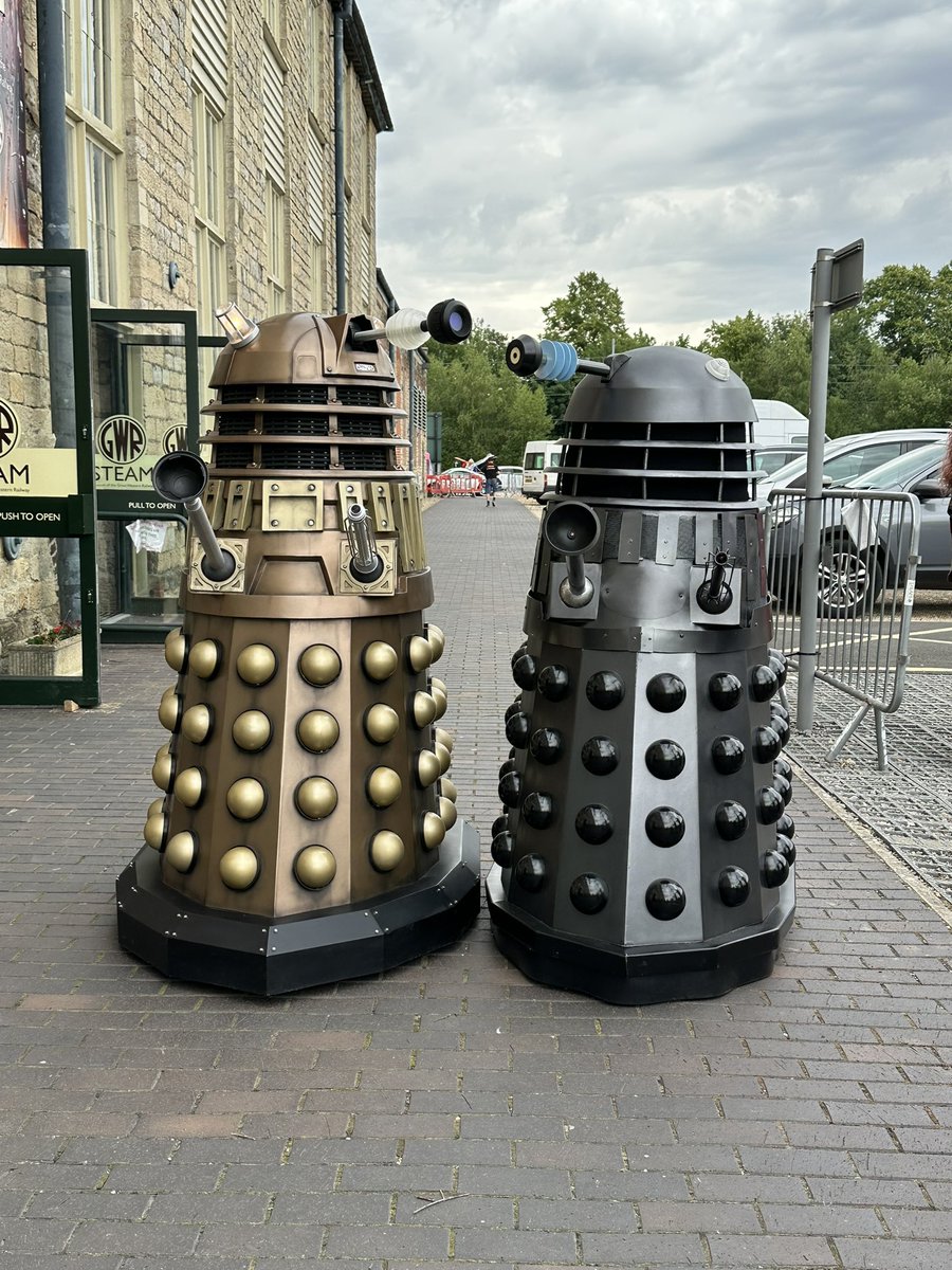 Met Davros (aka David Gooderson) and some Daleks today 💙💙✨

#DoctorWho