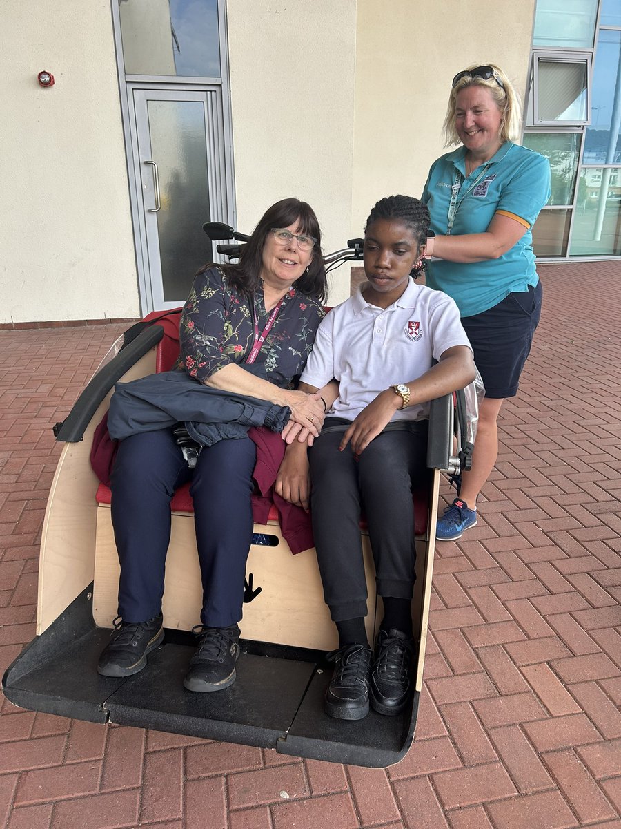 AlloaEASN's tweet image. A huge thank you to the wonderful volunteers from Cycling Without Age who visit us every Friday with the Trishaw bikes. Pupils and staff love their trips around the local area. It’s one of the highlights of our week. @AlloaAcademy 
#CyclingWithoutAge #CommunitySupport