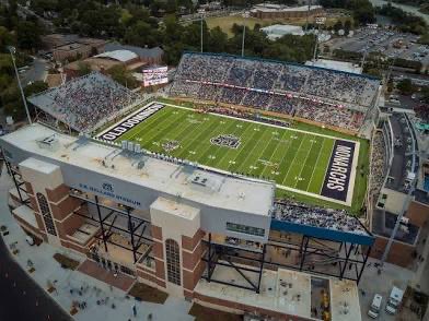Great day <a href="/ODUFootball/">ODU Football</a> can’t wait to be back! <a href="/CoachDeckODU/">Kevin Decker</a> <a href="/TheQBHouse/">The Quarterback House 🎯</a> <a href="/Lakewoodhsfb/">Lakewood Spartans Football</a> <a href="/PinellasHSMedia/">Pinellas Highschool Media Group</a> <a href="/CoachGreen_3/">Green Zone preps Recruiting inc.</a>