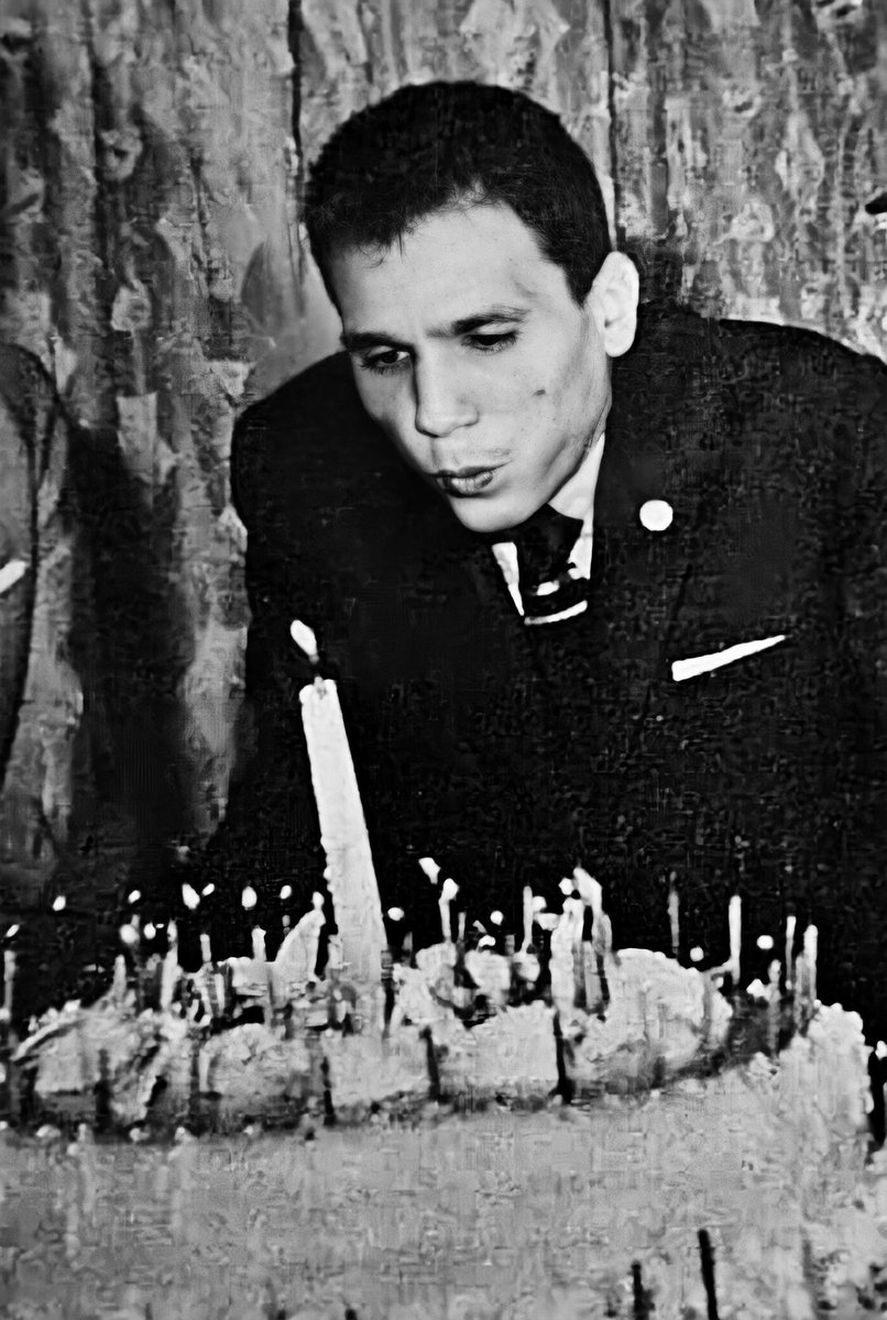 21 يونيو 1929.. 

96 عامًا على ميلاد العندليب الأسمر، عبد الحليم حافظ. ❤️