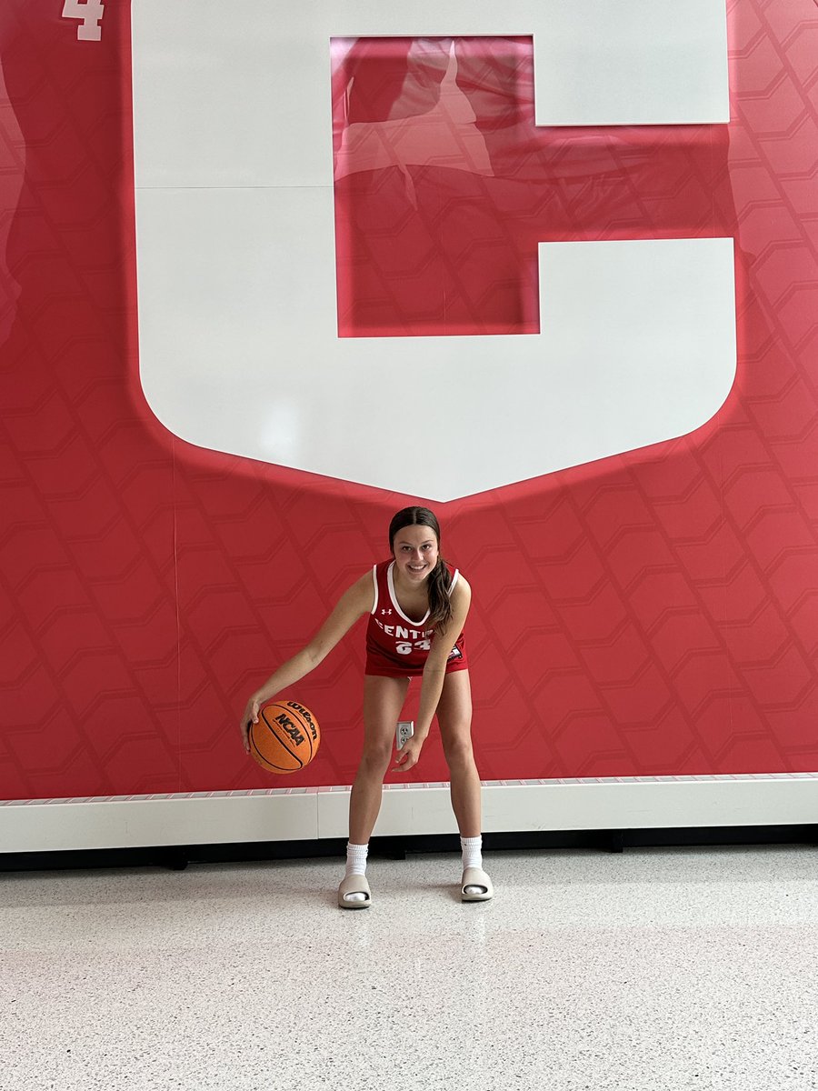 I’m blessed to receive an offer from <a href="/CentralDutchWBB/">Central Women's Basketball</a> . Thank you so much <a href="/Coach_JWeiland/">Justin Weiland</a> and <a href="/tarynbarz12/">Taryn Lynn Barz</a> for the offer!