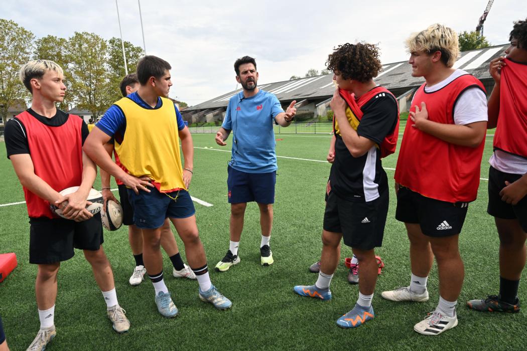 #Rugby : l'équipe de France U20 au Mondial avec des ambitions légitimes et deux joueurs du CA Brive dans ses rangs
lamontagne.fr/brive-la-gaill…