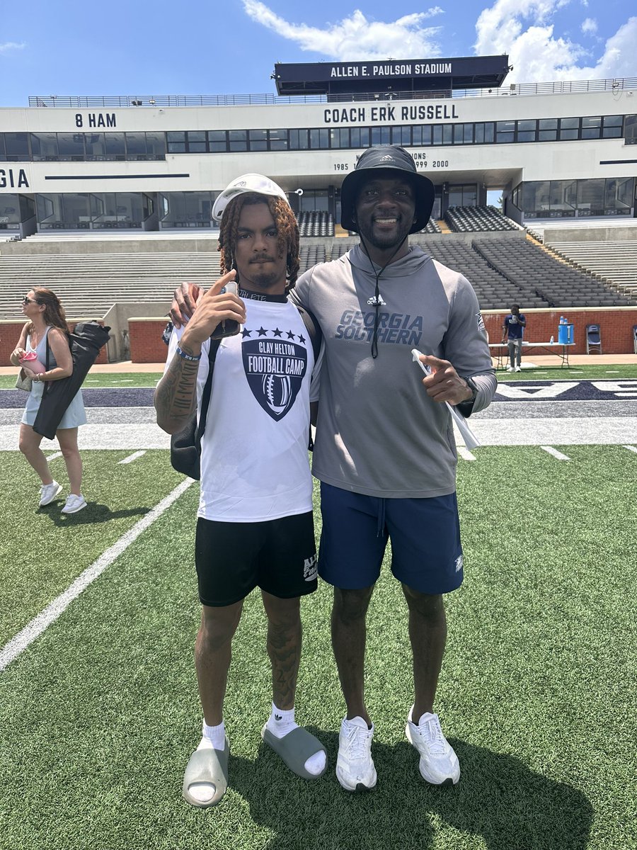 DMimms2007's tweet image. Was honored to be selected as 1 of 2 Top performing WRs at the Clay Helton Elite Camp.
Executed additional drills in a great private session with the coaches.
@RecruitGeorgia @GSAthletics_FB @NewtonFBRecruit @RivalsCamp
#2026WR #newtonboyz #culture #widereceiver