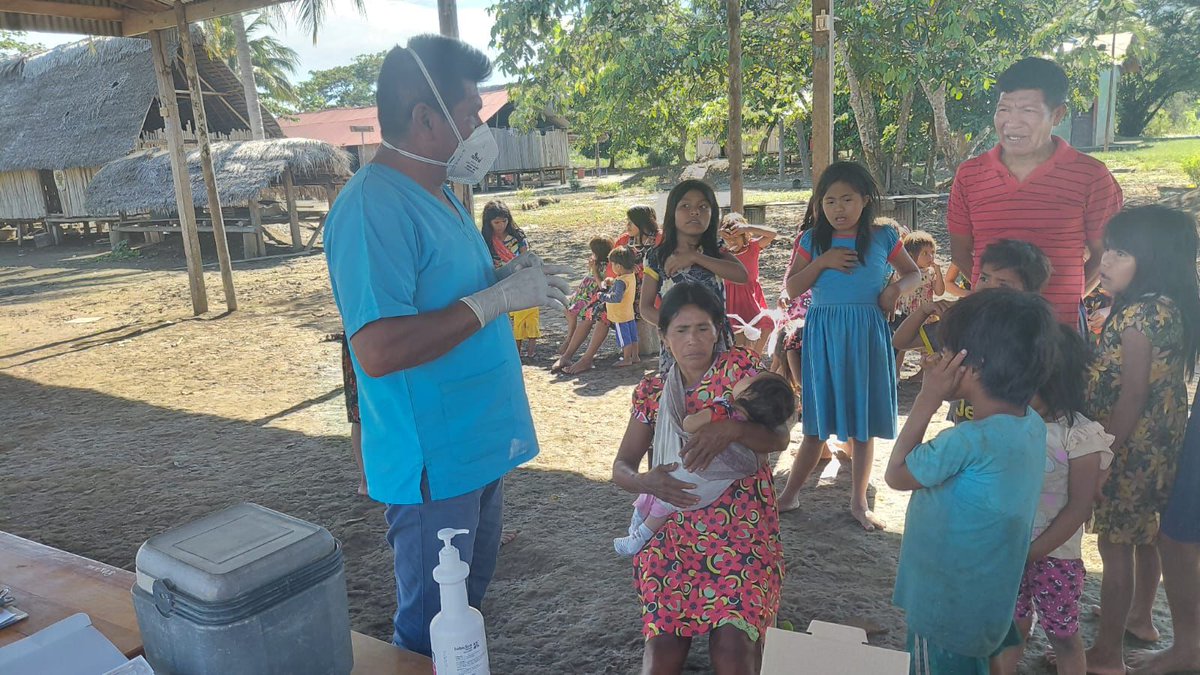 #Loreto 🇵🇪 | En su segundo día de intervención, brigadas del Minsa continúan brindando atención integral en el Datem del Marañón.

✅️ Tras navegar 30 minutos en peque-peque y caminar 45 minutos por la selva, la primera brigada ahora se encuentra en la comunidad Najaem