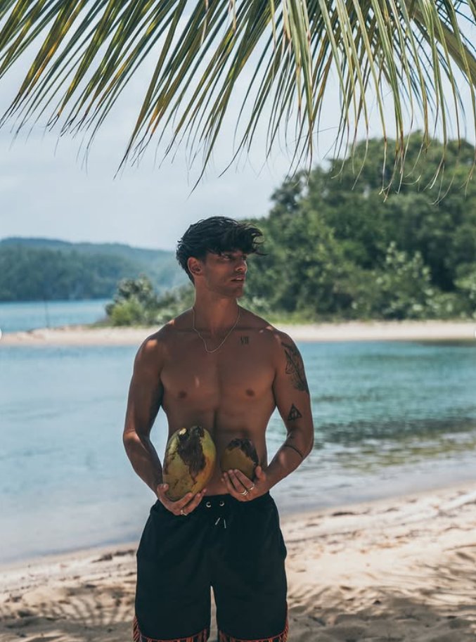 SebsStone's tweet image. Summer 🟰🍈&amp;amp;🥥