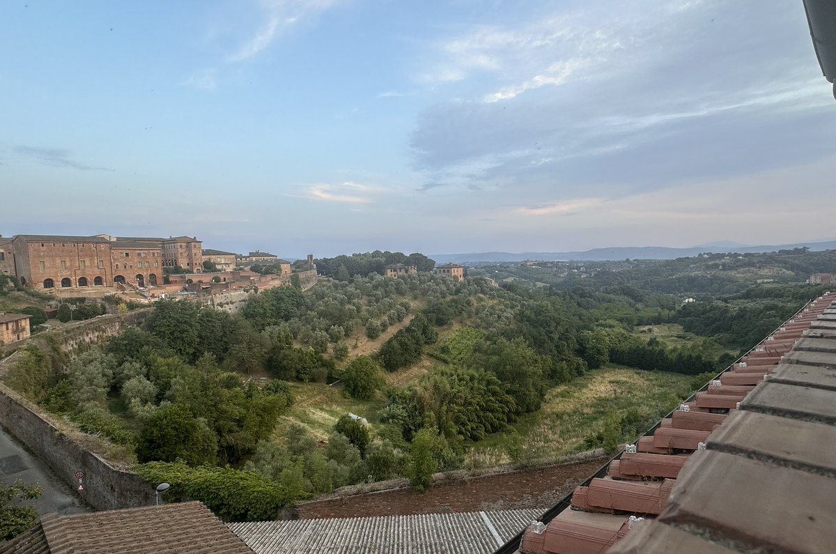 Cheers to our last night in Siena 🇮🇹.......heading to  Ravenna tomorrow where we will head out on a 7 day cruise! 🚢

Dubrovnik 🇭🇷, Pisa 🇮🇹, Corfu 🇬🇷Nice and Marseille🇫🇷 ending in Barcelona 🇪🇸

More adventures and more Travel Logs to come!! 😎
#Blessed #ExperiencesOverThings