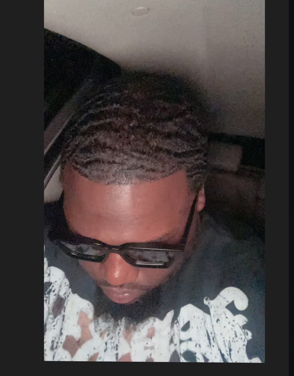 therealbee10's tweet photo. 🏊 I’m him https://t.co/qGUEW5tZSb