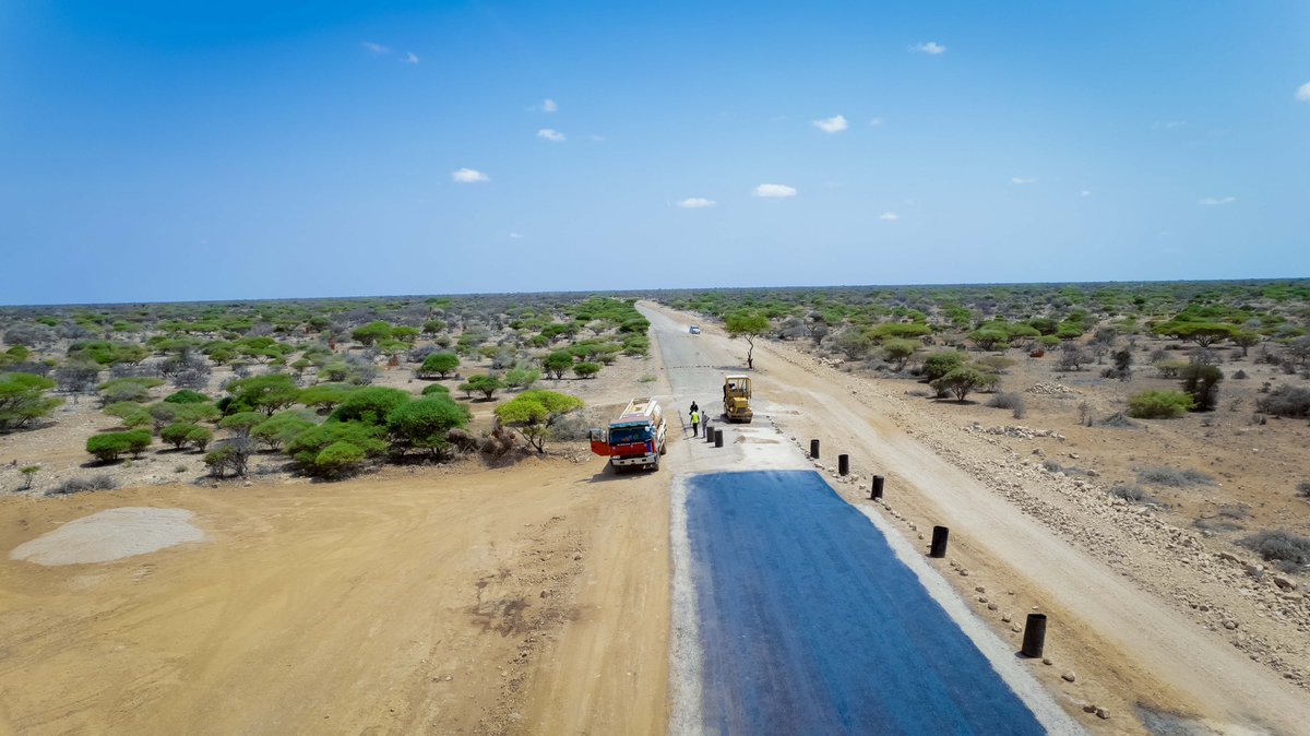 abdulahrob's tweet photo. Dowladda Galmudug oo si weyn u dhisaysa laamiga isku-xirra Dhuusamareeb iyo Guriceel, sedax KM ayaa hada lagu wadaa Laammi saarista, iyadoo ay sidaas oo kale sii socoto jaay dhigista iyo diyaarinta masaafo kasii horreyso. #ILASOCO https://t.co/pqnnqgFWzQ