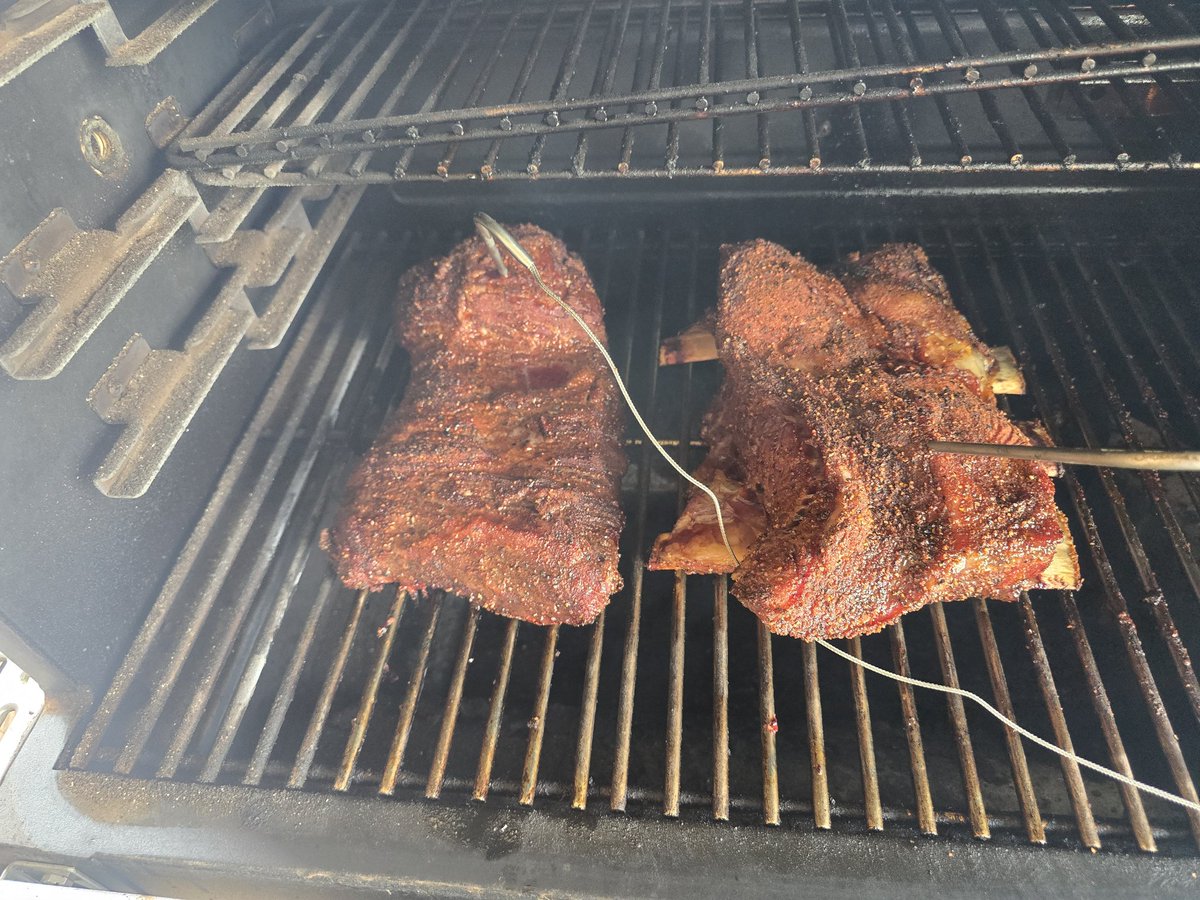 gregscheiderich's tweet image. Late start on the pit. Brisket point and dyno ribs 2 hours in.