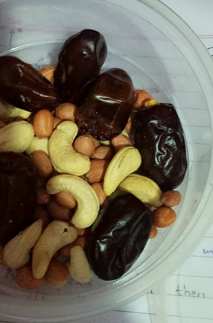 Hapa mimi naweka Maziwa fresh, Na Saga..🍆💦

wewe utaongeza nini..?