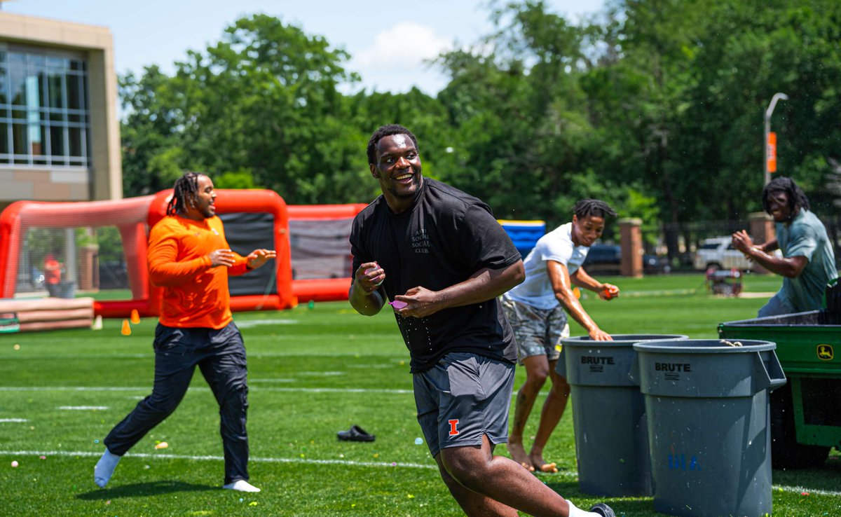 Illinois Football tweet media