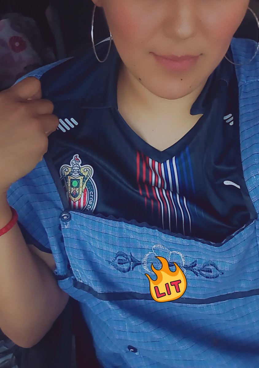 dianaog_4's tweet image. Lists👩🏻‍🍳 Y debajo del mandi..ahuevo la perrona🔥 puro pinche @Chivas 
  let's gooo!!!! #ongomode #sabado
