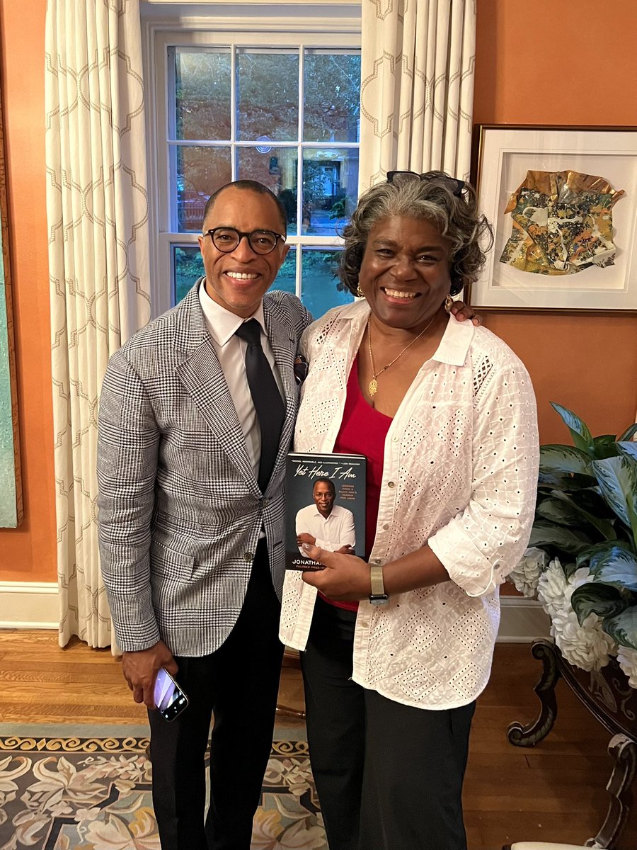 LindaT_G's tweet image. Enjoying my friend @CapehartJ’s moving new memoir “Yet Here I Am: Lessons from A Black Man’s Search for Home”. Jonathan’s optimism and constant ability to push for progress for the African American and LGBTQ communities among others, never ceases to inspire me.