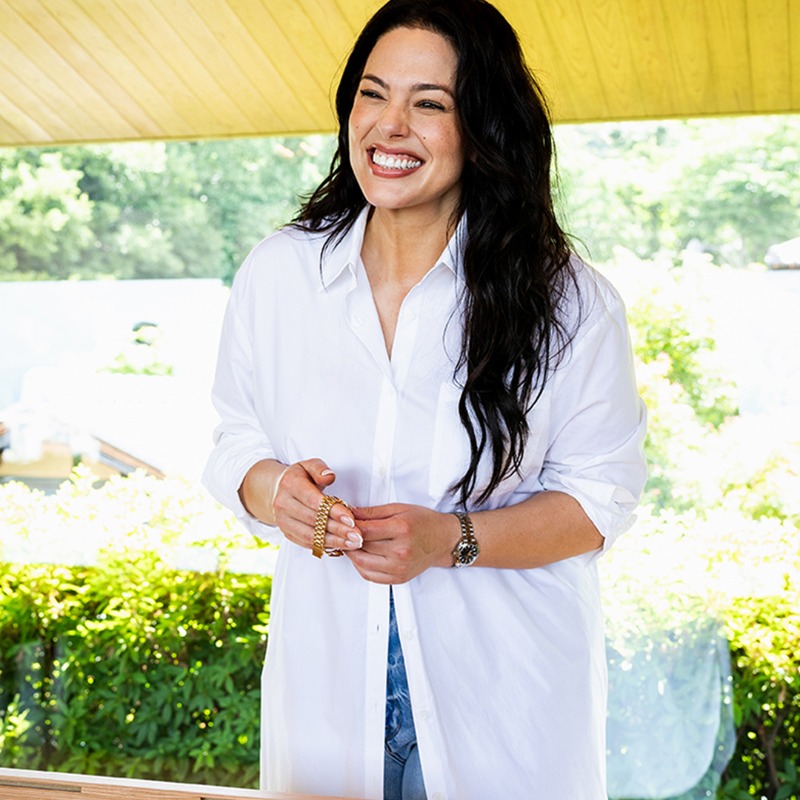 omegawatches's tweet photo. An advocate for confident style, Ashley Graham shows how the Aqua Terra 30 mm can inject any look with pure self-assurance. The campaign ambassador for our new collection chose a model in stainless steel, choosing a blue dial for eye-catching impact.

#OMEGA
#AquaTerra