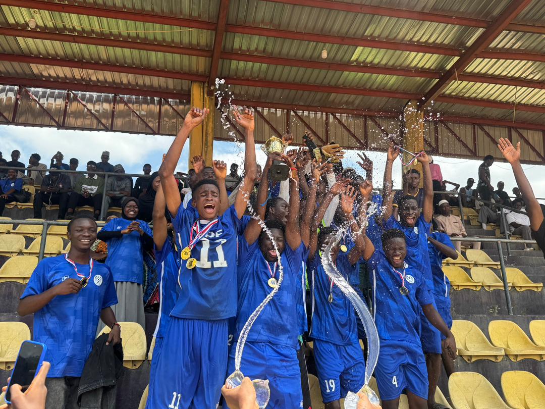 engine2_0's tweet image. ....where do we even start from ๐
MME are the new champions of "Engine 2.0 ๐โ๏ธ"
They defeated the Civil Lions 5-4 on penalties to make history as the first MME squad to win the tournament.
They came, they played, they conquered.
Engine 2.0 ๐โ๏ธ - more than a game.