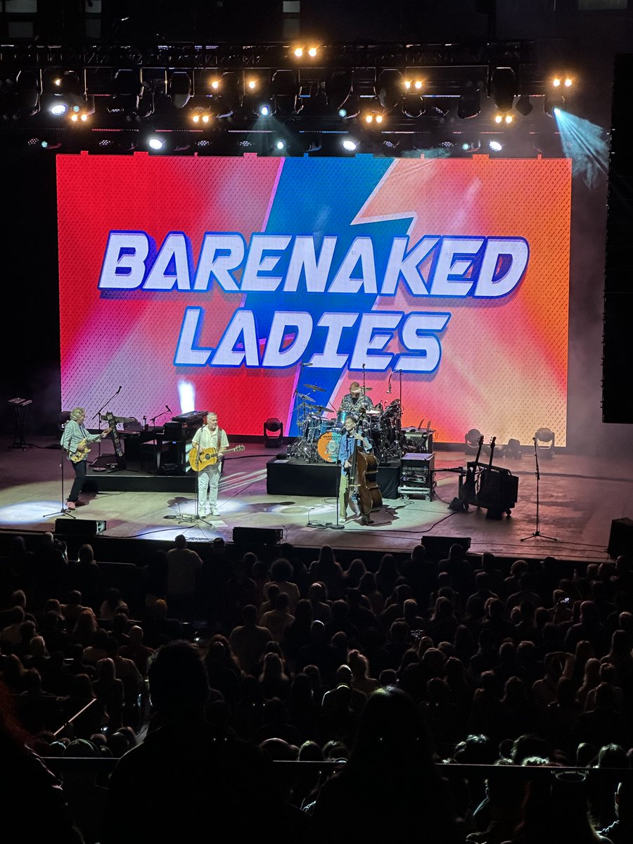 Carr_TMoTD's tweet image. Went and saw BNL, Guster, and Fastball yesterday, I'll post the videos on my youtube.