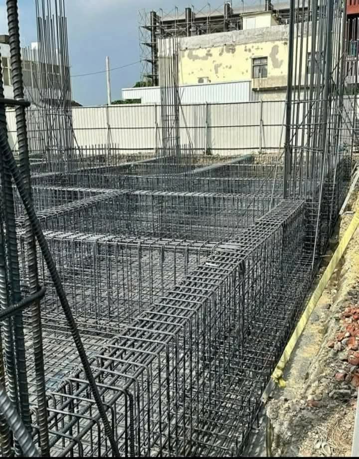 What is the name of this type of construction foundation in your language?
