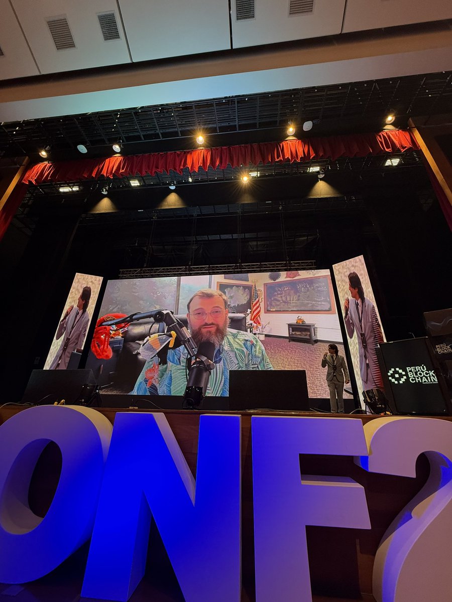 Our dear Charles Hoskinson (<a href="/IOHK_Charles/">Charles Hoskinson</a>) addressing the Peruvian community at the Peru Blockchain Conference:

“It doesn’t matter which networks you prefer. What truly matters is striving to elevate decentralization across all areas of society.”

“Thank you for being here,