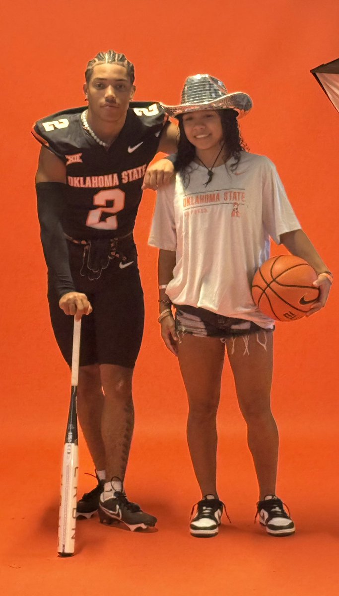 JaymeeJones1's tweet photo. 🖤🧡 #SneakPeak #OVweekend #JonesN 
@DarealKjones20 @kaydinjoness @jaedynjonesss @Janiyajones_3 #DAT https://t.co/oiO2Nusbho