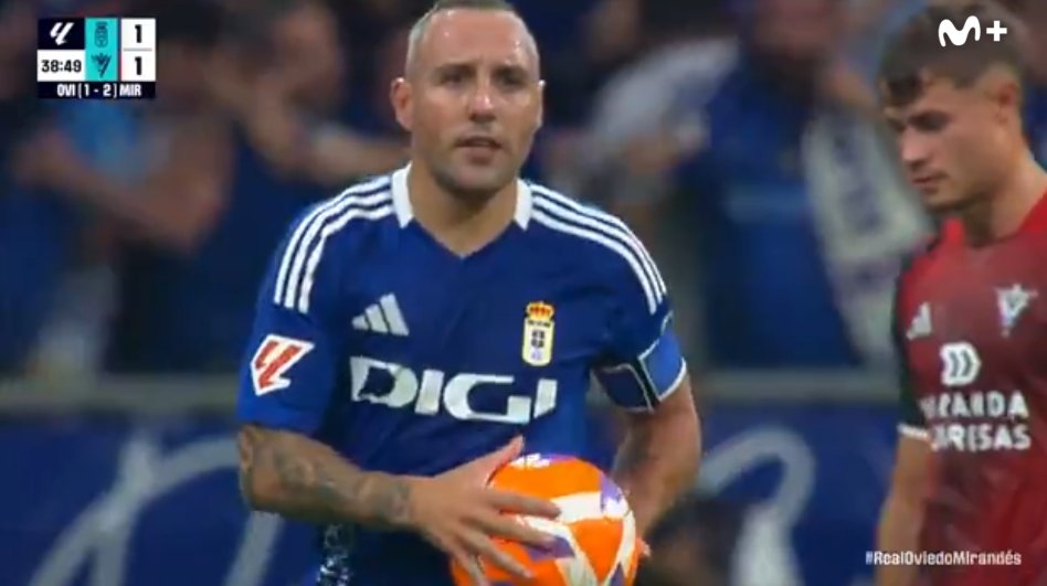 TIENE UNA MISIÓN.

Ascender al club de sus amores a Primera División.

🪄 Don Santiago Cazorla iguala la contienda. 

#LALIGAHYPERMOTION #LaCasaDelFútbol