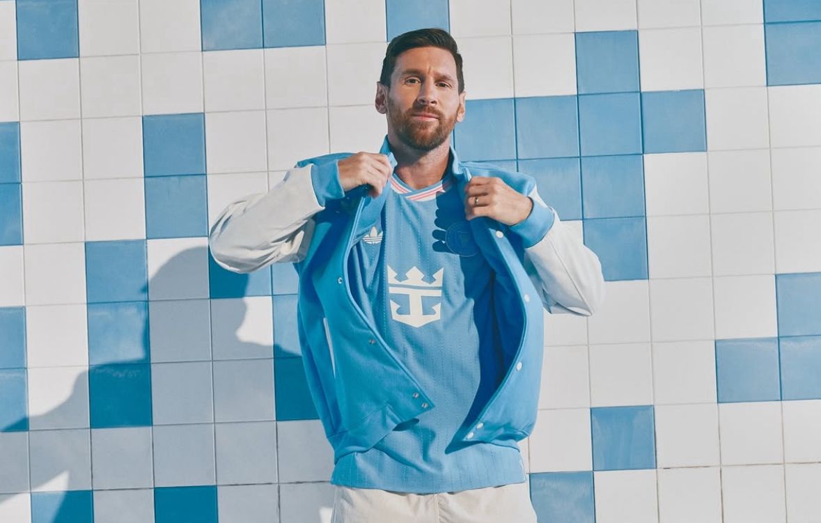 QueTalmagazine's tweet image. #QueTalMan | 🏆 Estas son las 5 camisetas más top del Mundial de Clubes: diseños y estilo que debes conocer. 🤩🎽
Descúbrelas aquí: tinyurl.com/3uxw85bk 👈🏻
.
.
#mundialdeclubes #jerseys #fútbol #deportes2025 #estilodeportivos #tendencias