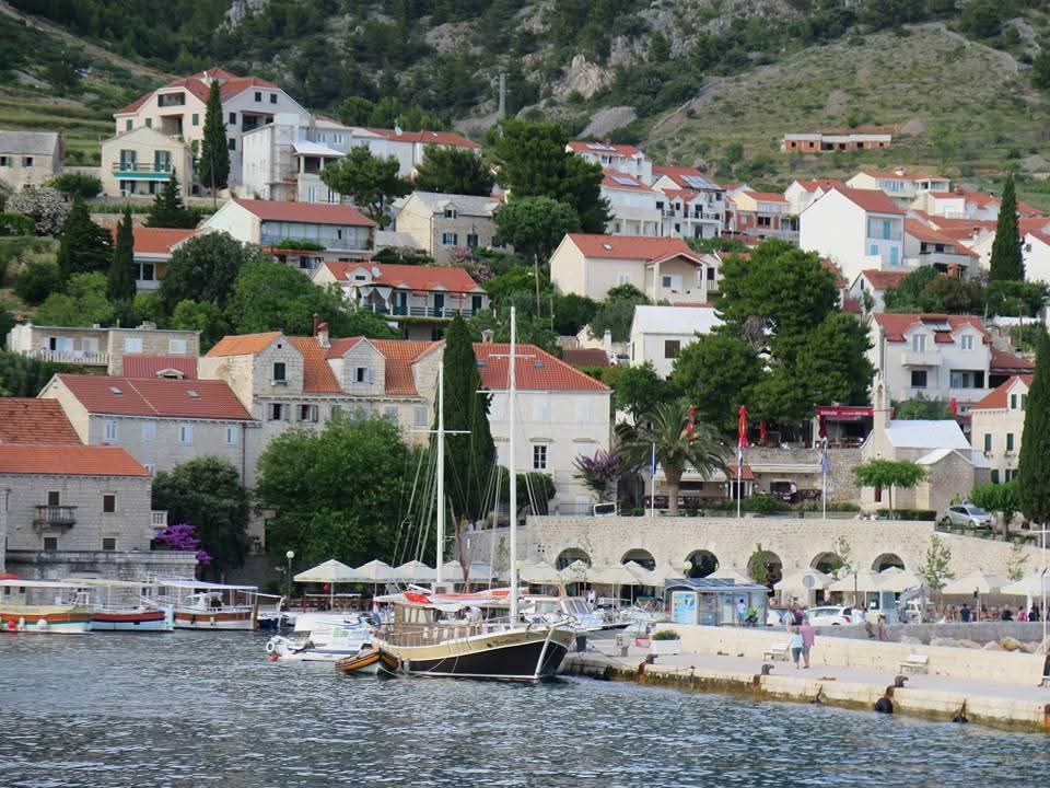 NZAllison's tweet image. The little town of Bol on the island of Brac. We arrived about 6pm so walked to the famous Golden Horn  beach then to a meal at the Topolino restaurant.
#Brac
#Bol