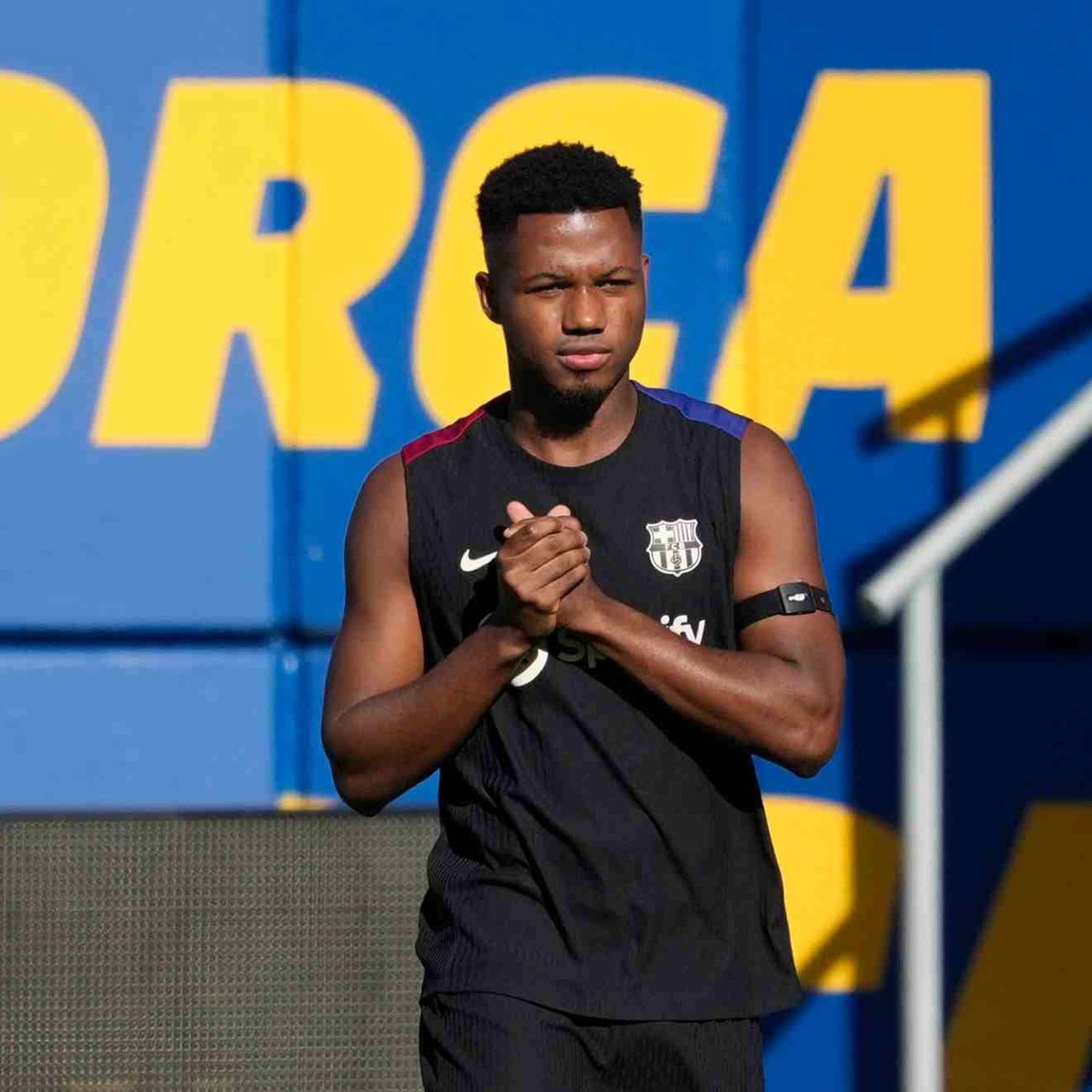 MARCA | رحيل أنسو فاتي عن برشلونة أصبح شبه محسوم

▪️ رغم توقف المفاوضات بين برشلونة وموناكو بسبب خلافات على توزيع راتب أنسو فاتي، يؤكد النادي الكتالوني أن رحيل اللاعب عن الفريق هذا الصيف بات شبه مؤكد

▪️ الطرفان (البارسا وموناكو) لا يعتبران أن الصفقة قد سقطت كليًا، وهناك نية