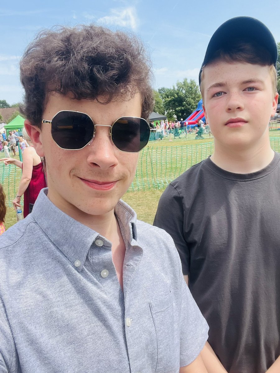 CroydonYCs's tweet image. Busy day for the Croydon Young Conservatives today!
First the Chairman Alfie Kingett and the Vice Chairman Luca Kelly were out delivering some leaflets.
And after that the Alfie and Archie visited Keston Primary School in Old Coulsdon for there summer fair !