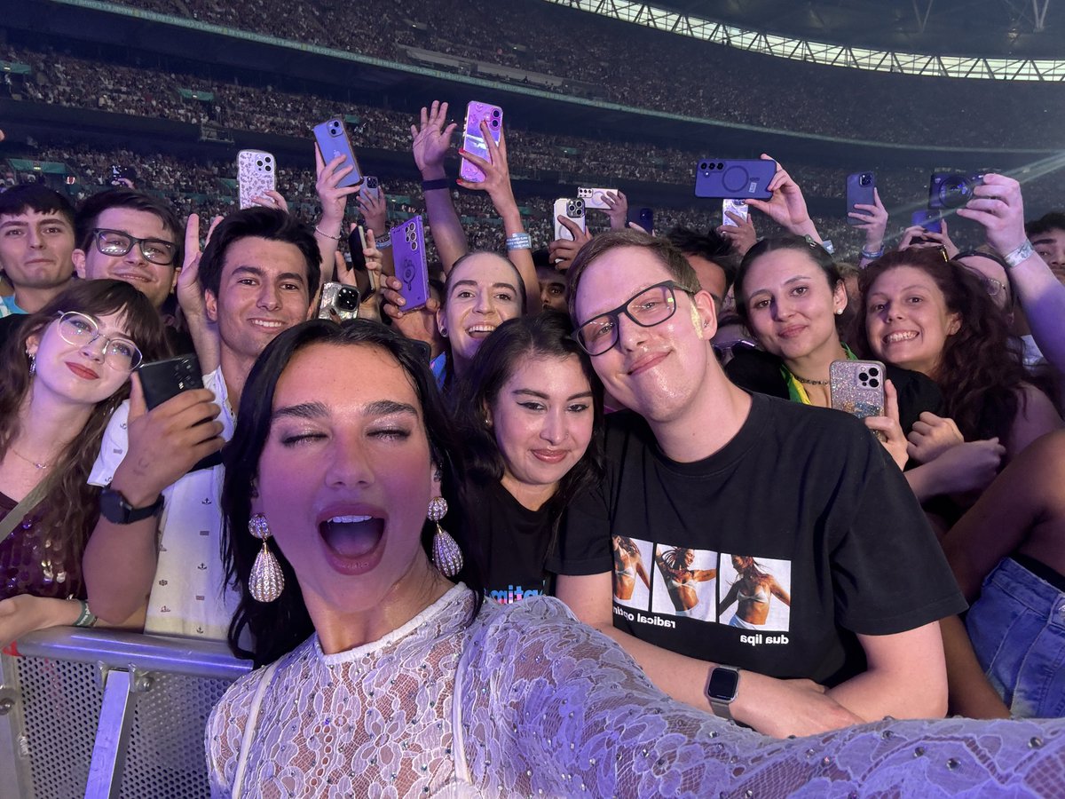 dontstartswift's tweet image. LOVE YOU SO MUCH @DUALIPA!!! 🫶🏼🫶🏼🫶🏼 WHAT THE FUCK #RadicalOptimismTourLondon