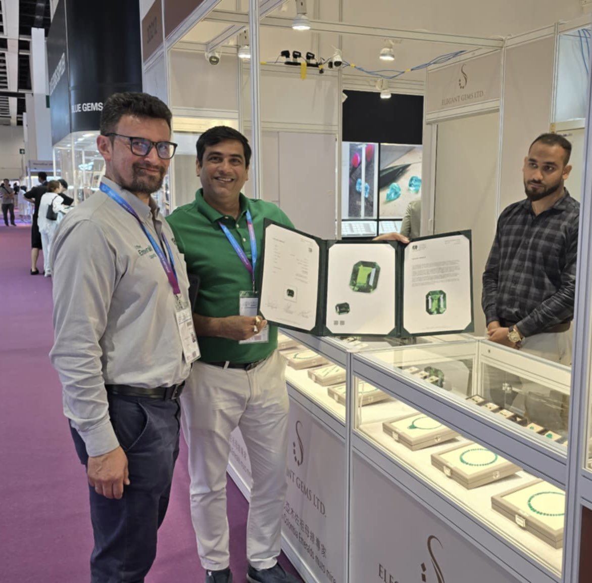 FEDESMERALDAS (@fedesmeraldas) on Twitter photo Nos enorgullece encontrar certificados emitidos por <a href="/CdtecGemlab/">Cdtec gemlab</a> de esmeraldas colombianas finas en el marco del show de Hong Kong. Gracias al Fondo Nacional de la Esmeralda. <a href="/MinEnergiaCo/">Minenergía</a> Nos enorgullece encontrar certificados emitidos por <a href="/CdtecGemlab/">Cdtec gemlab</a> de esmeraldas colombianas finas en el marco del show de Hong Kong. Gracias al Fondo Nacional de la Esmeralda. <a href="/MinEnergiaCo/">Minenergía</a>