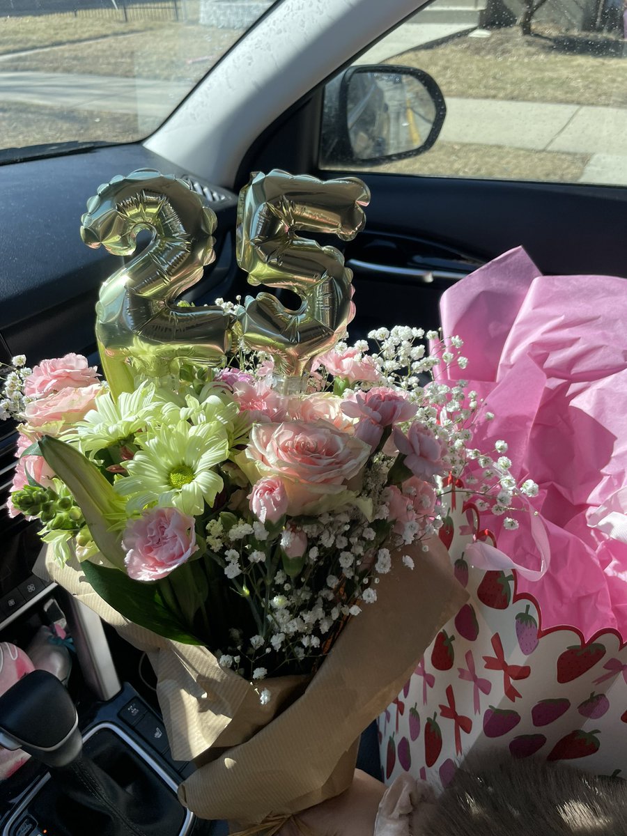 making bouquets for my bestie makes my heart so happyyyy