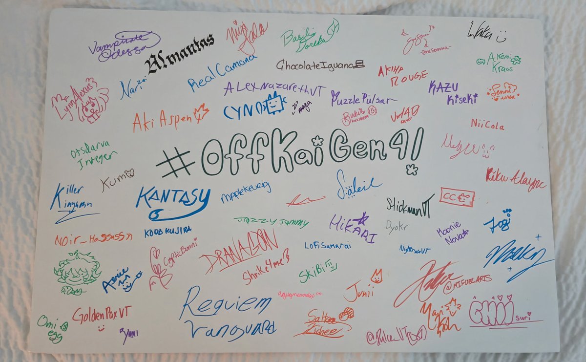 Getting VTubers to sign my #OffKaiGen4 sign!

If you are a VTuber come find me outside the artist alley of Hall 1! Gonna have the largest collection of VTuber signatures! Don't miss out!