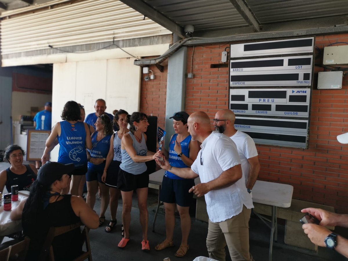 🛶🚣 Aquest matí, s'ha celebrat la 3a edició de la Cursa Llunàtica, regata organitzada per Llaguts de Vilanova, on hi han participat equips i tripulacions d'altres municipis.

🏆 L'enhorabona als guanyadors i guanyadores!