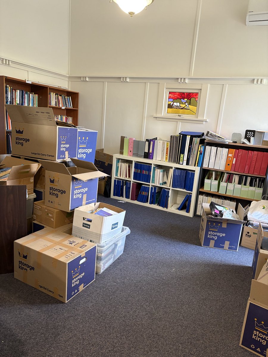 Before &amp; After 

Last friday a great team of CLAN volunteers came to the AOM to unpack heaps boxes &amp; boxes of library books 
We got a lot done, still more to do 😊💙💛